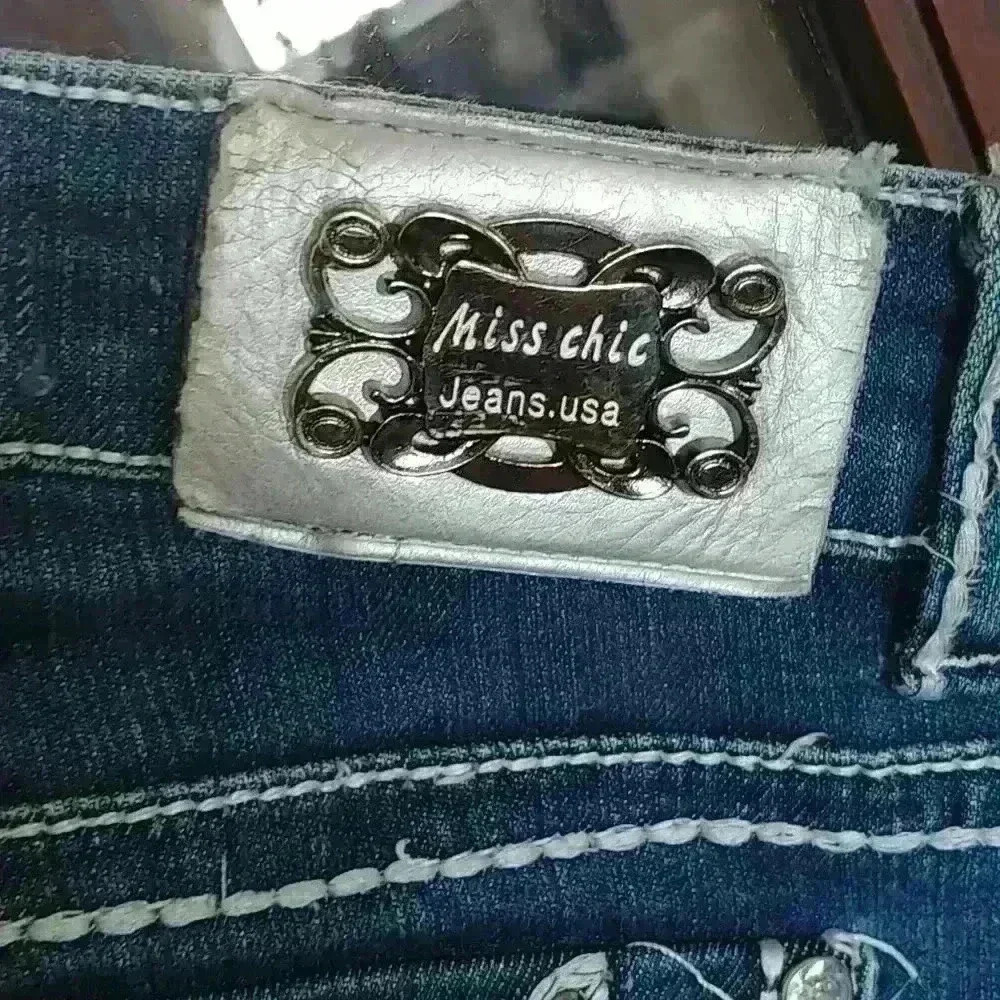 Miss Chic Jeans - Picture 8 of 9